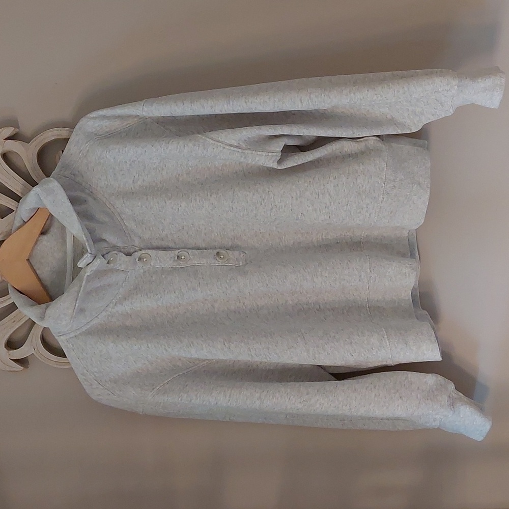Women's Gray Button-Up Top